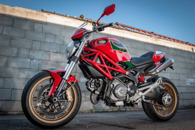 Bild 1/5 von Ducati DUMMY (2010)