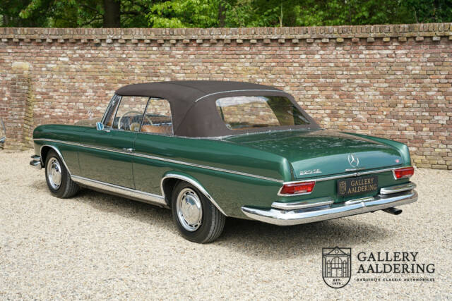 Bild 1/50 von Mercedes-Benz 220 SE b (1964)