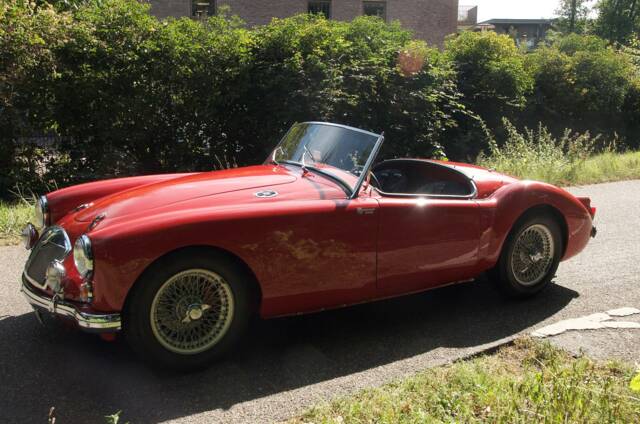 Imagen 1/18 de MG MGA 1600 (1962)