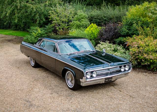 Bild 1/28 von Oldsmobile Ninety-Eight Sports Coupe (1964)