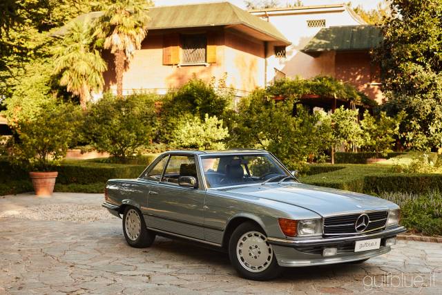 Image 1/48 of Mercedes-Benz 500 SL (1983)