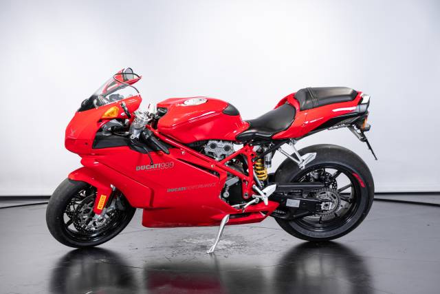 Bild 1/36 von Ducati DUMMY (2005)