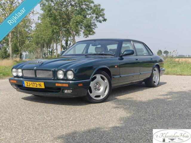 Image 1/50 of Jaguar XJR 4.0 Supercharged (1996)