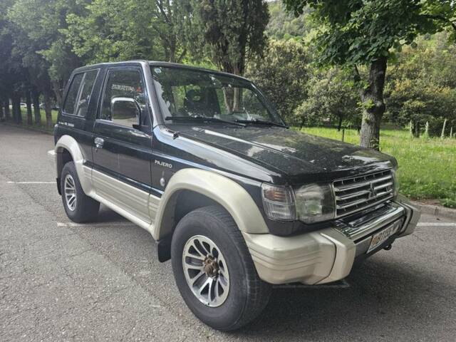 Bild 1/7 von Mitsubishi Pajero 3000 V6 GLS (1992)