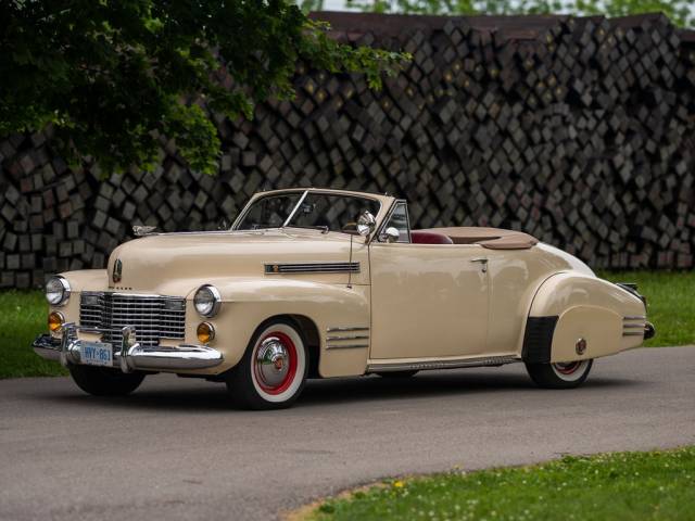 Image 1/45 of Cadillac 62 Club Coupe (1941)
