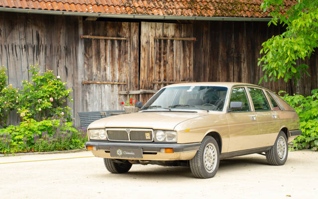 Image 1/45 of Lancia Gamma 2000 (1977)