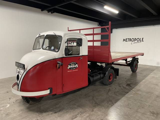 Image 1/37 of Scammell Scarab (1961)