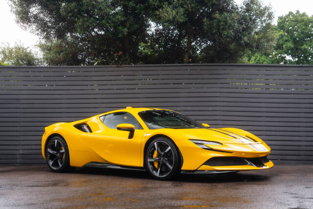 Image 1/61 of Ferrari SF90 Stradale (2021)