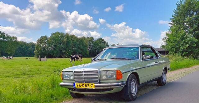 Image 1/23 of Mercedes-Benz 280 CE (1983)