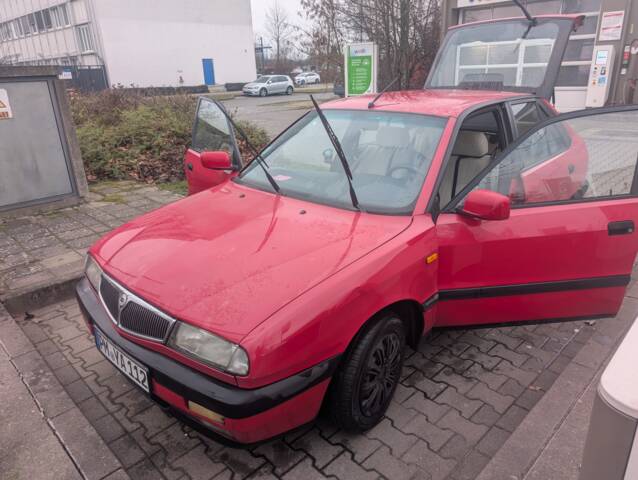 Bild 1/23 von Lancia Delta 1.6 HF (1990)