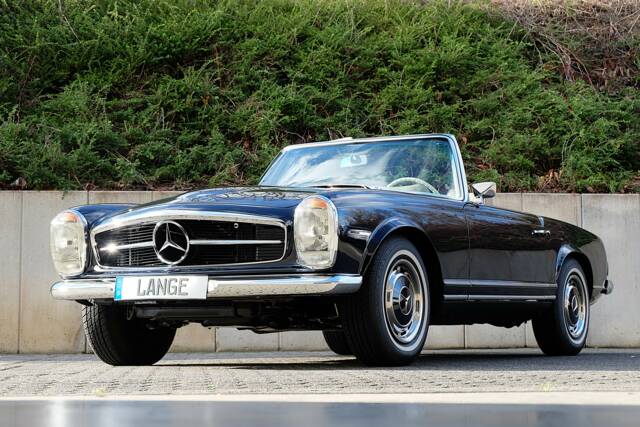 Immagine 1/66 di Mercedes-Benz 280 SL (1969)