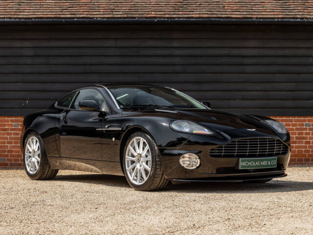 Image 1/56 of Aston Martin V12 Vanquish S (2005)