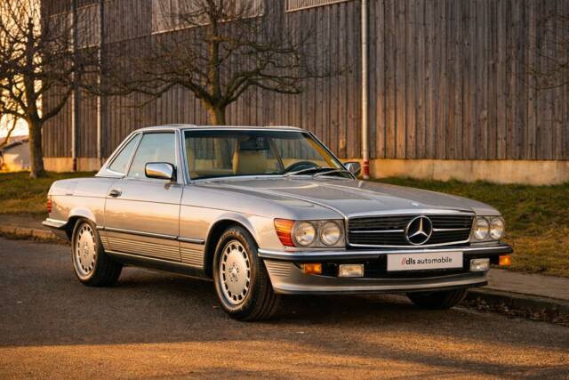 Bild 1/30 von Mercedes-Benz 560 SL (1989)