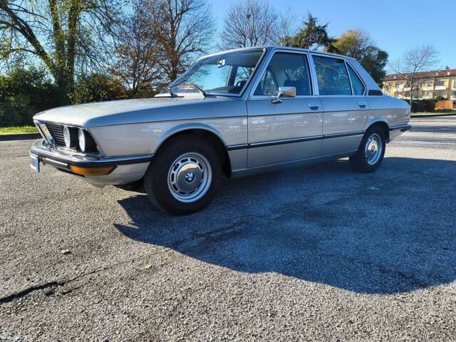 Image 1/8 de BMW 520 (1974)