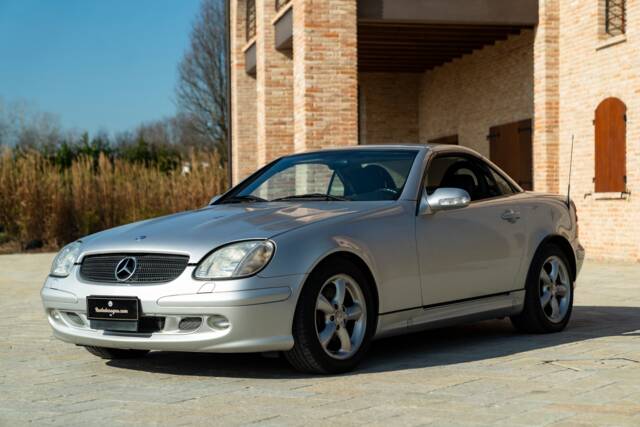 Afbeelding 1/48 van Mercedes-Benz SLK 320 (2001)