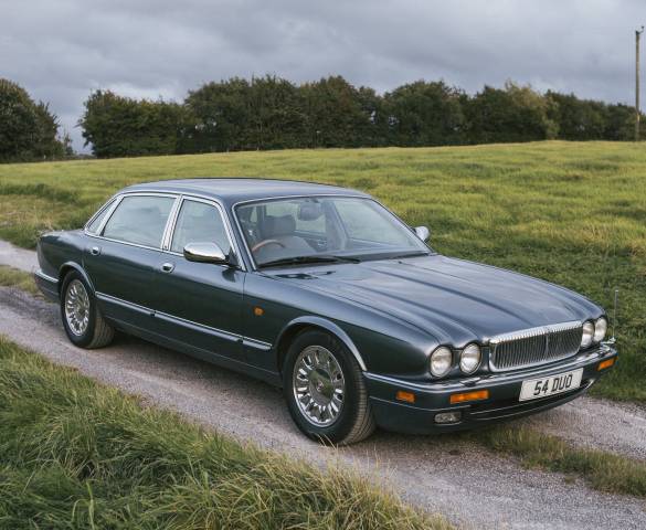 Image 1/8 of Daimler Six (1997)