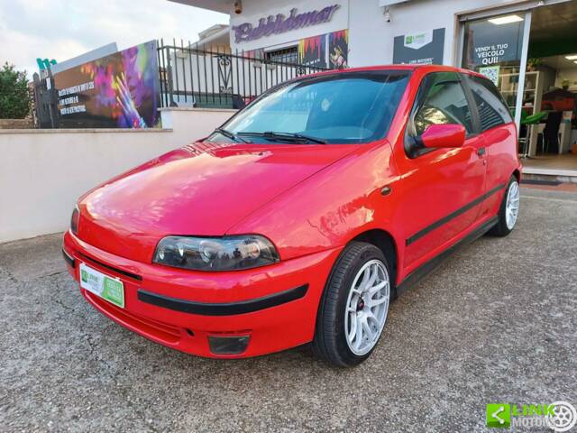 Bild 1/10 von FIAT Punto 85 16V (1998)