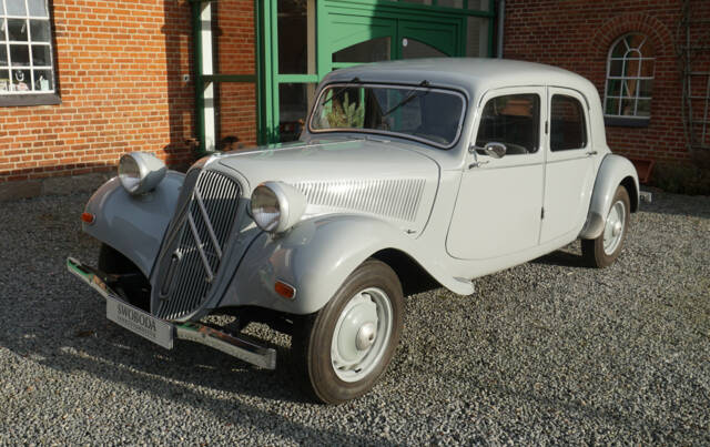 Image 1/17 of Citroën Traction Avant 11 B (1955)