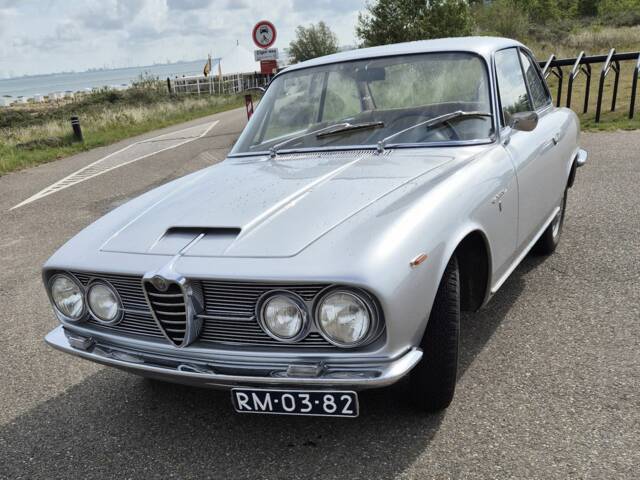 Imagen 1/8 de Alfa Romeo 2600 Sprint (1965)