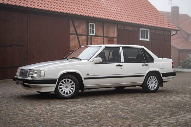 Image 1/45 de Volvo 940 2.3i (1997)