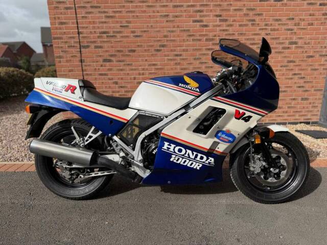 Bild 1/43 von Honda VF 1000RG (1988)