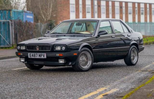 Image 1/50 of Maserati 422 (1988)
