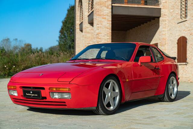 Image 1/50 de Porsche 944 Turbo S (1988)