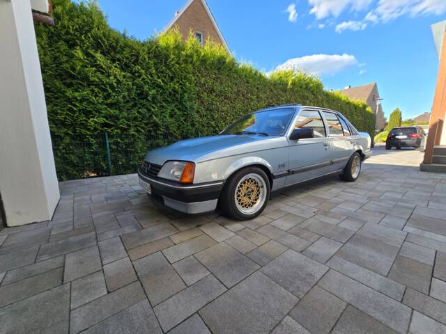 Image 1/4 of Opel Rekord 2,3 TD (1986)