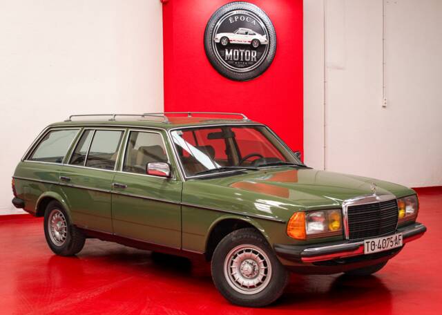 Bild 1/54 von Mercedes-Benz 250 T (1979)