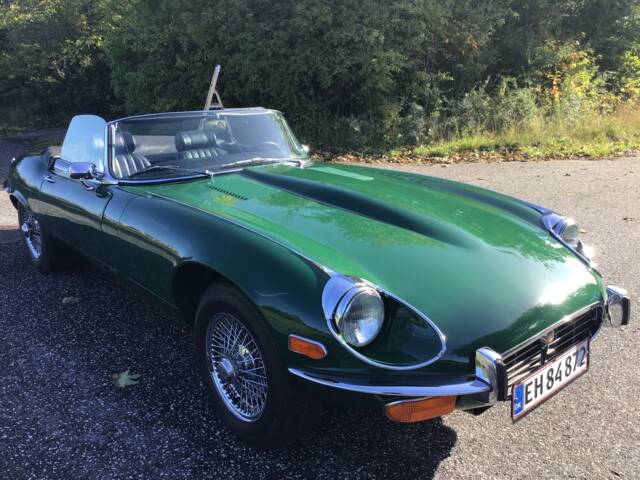 Image 1/22 of Jaguar E-Type V12 (1974)
