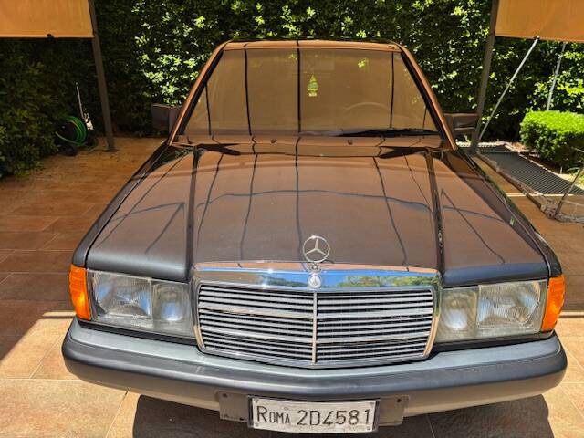 Bild 1/37 von Mercedes-Benz 190 E 2.0 (1991)