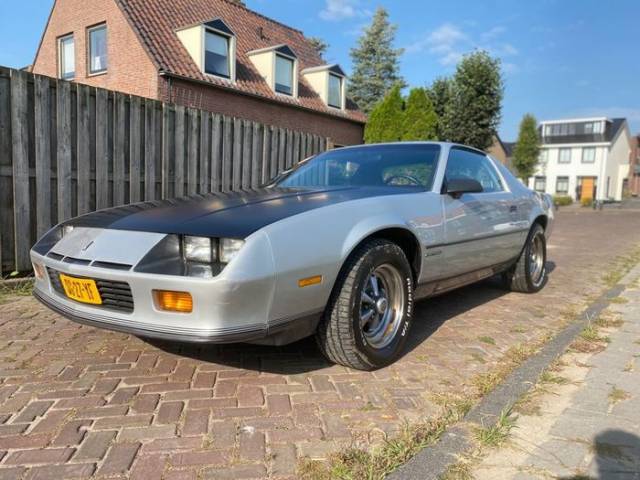 Image 1/9 of Chevrolet Camaro Z28 (1987)
