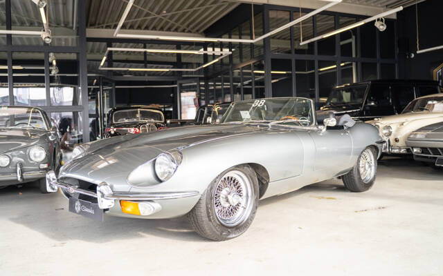 Image 1/63 de Jaguar E-Type (1970)
