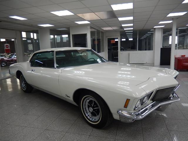 Image 1/22 of Buick Riviera (1971)
