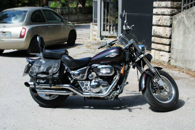 Image 1/9 of Suzuki VZ 800 Marauder (1997)