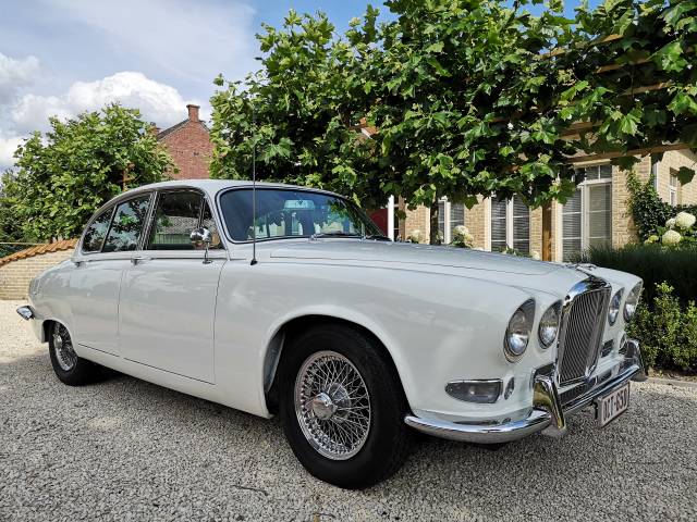 Immagine 1/22 di Jaguar 420 (1967)