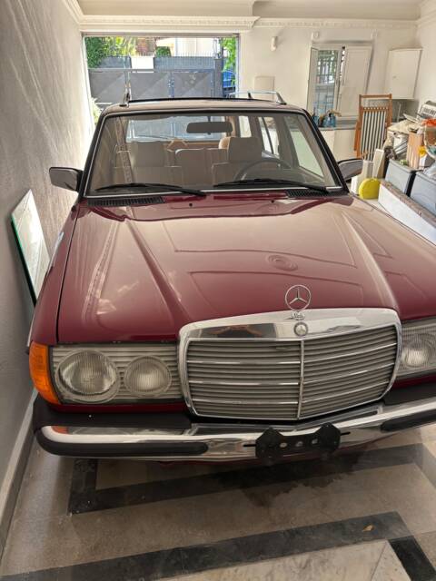 Afbeelding 1/11 van Mercedes-Benz 300 TD (1979)