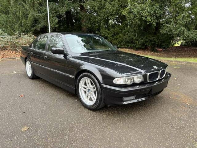 Afbeelding 1/50 van BMW 735i (2001)