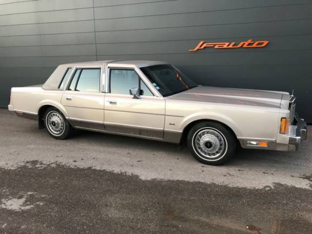 Bild 1/32 von Lincoln Town Car (1989)