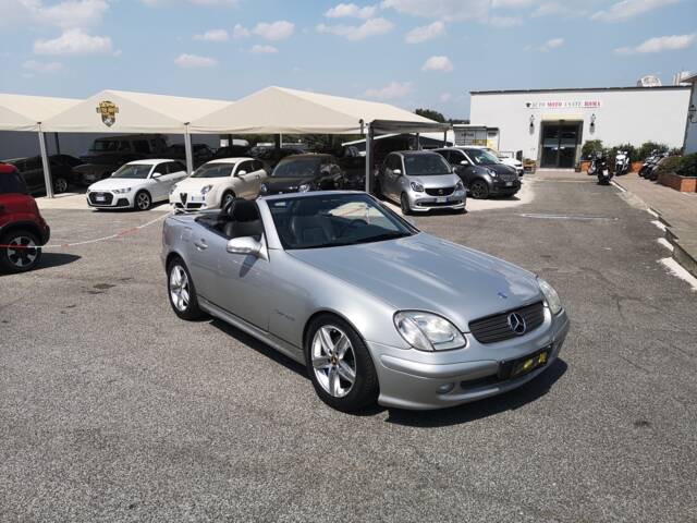 Bild 1/38 von Mercedes-Benz SLK 200 Kompressor (2002)