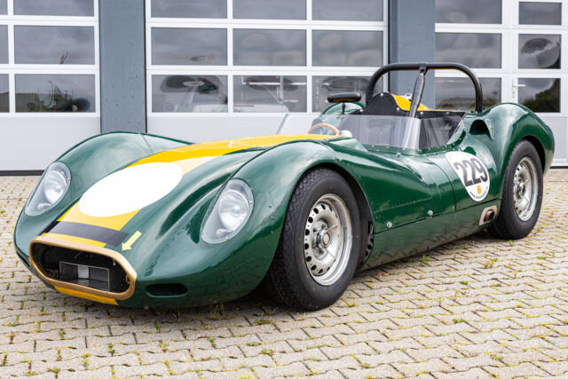 Image 1/80 de Lister Knobbly (1956)
