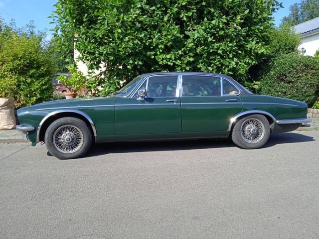 Bild 1/4 von Daimler Sovereign 4.2 (1975)