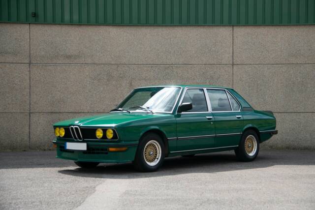 Immagine 1/44 di BMW M 535i (1980)