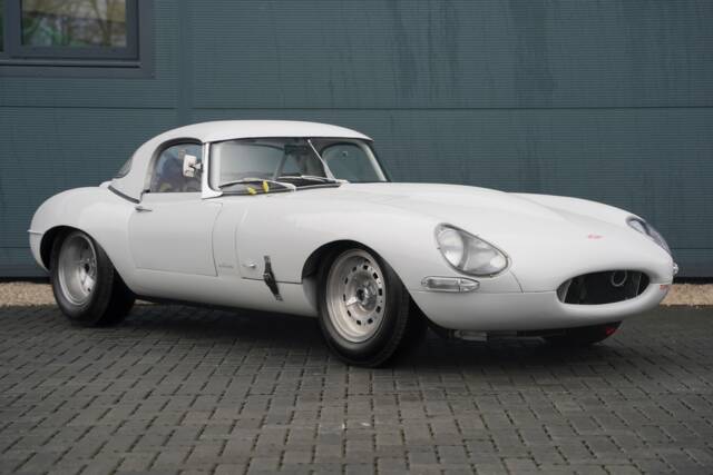 Image 1/50 of Jaguar E-Type 3.8 (1964)