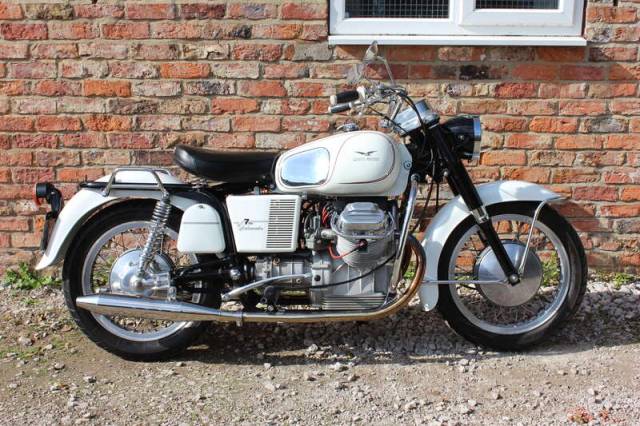 Image 1/35 of Moto Guzzi DUMMY (1970)