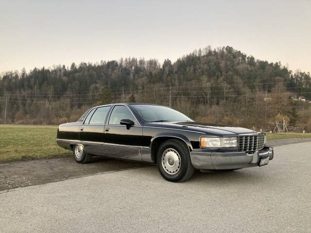 Image 1/8 de Cadillac Fleetwood Brougham (1994)