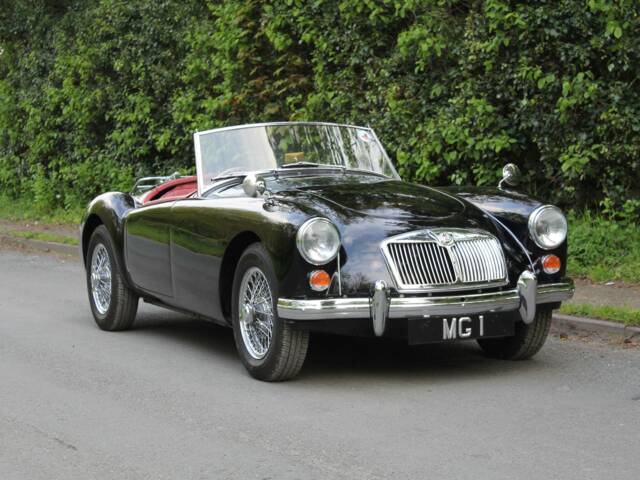 Image 1/19 of MG MGA 1600 (1959)