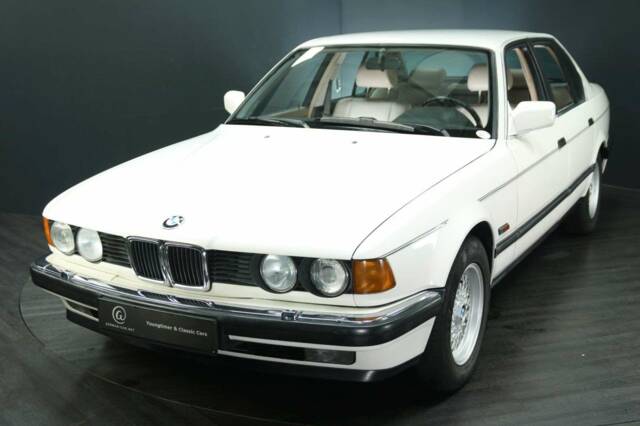 Immagine 1/30 di BMW 735i (1987)