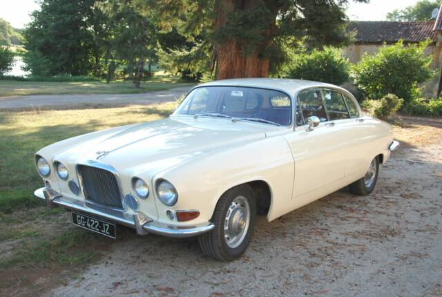 Image 1/8 de Jaguar Mk X 4.2 (1965)