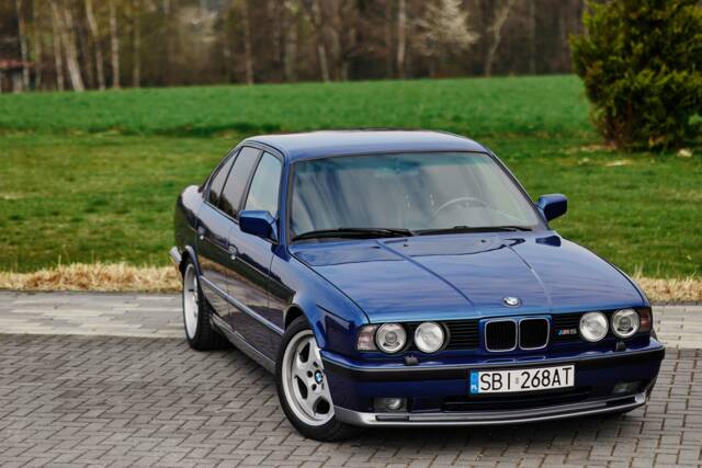 Immagine 1/74 di BMW M5 (1992)
